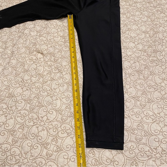 Under Armour Women’s Compression Heatgear Leggings Size Medium - Picture 6 of 9